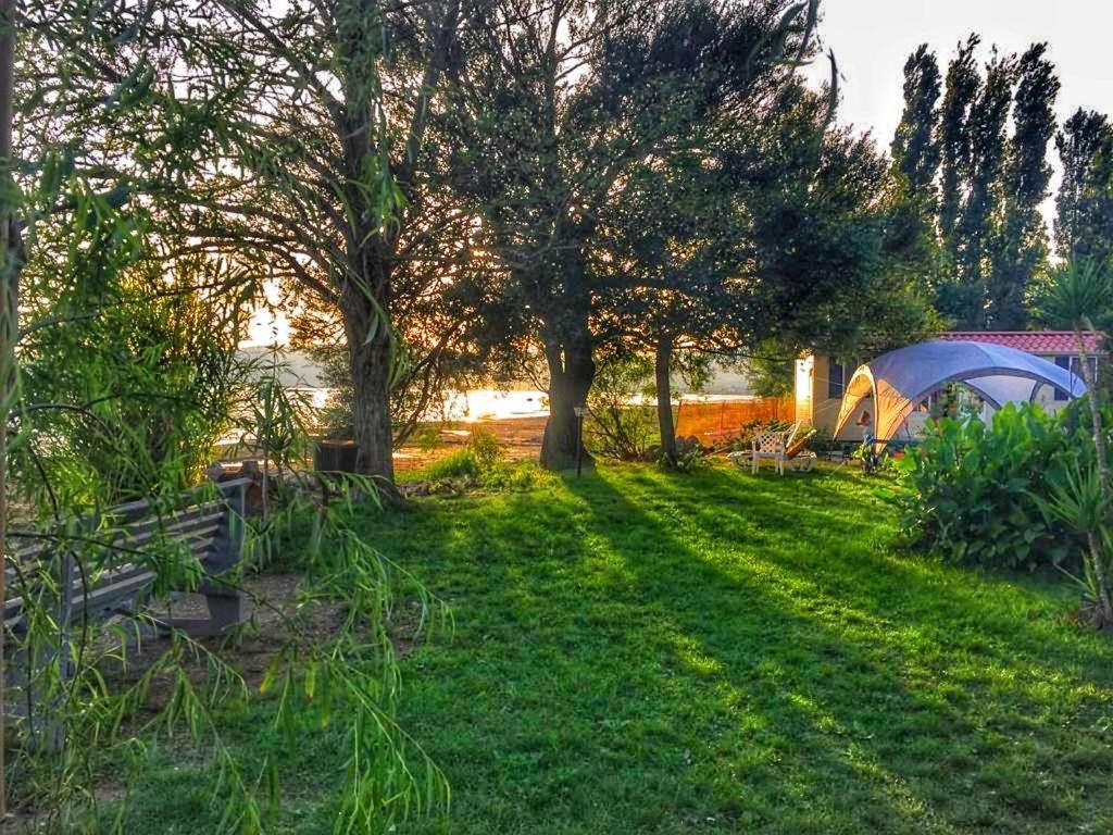 International Glamping Lago Di Bracciano Тревиньяно-Романо Экстерьер фото